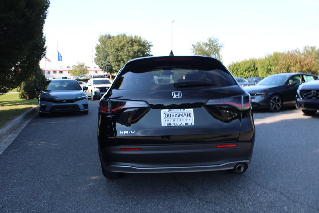 Used 2025 Honda HR-V Sport image 8