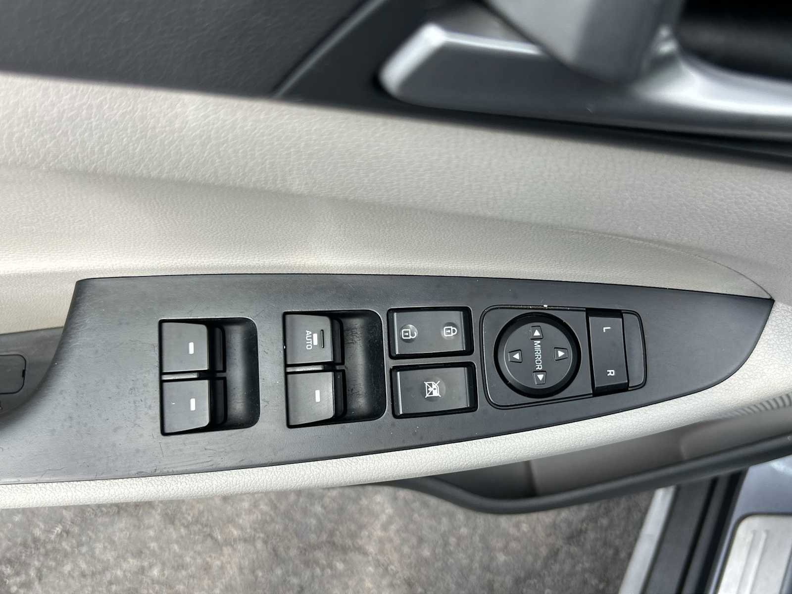 Used 2017 Hyundai Tucson Sport FWD image 15