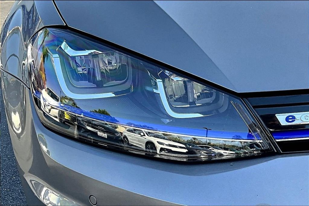 Used 2015 Volkswagen e-Golf SEL Premium FWD image 29