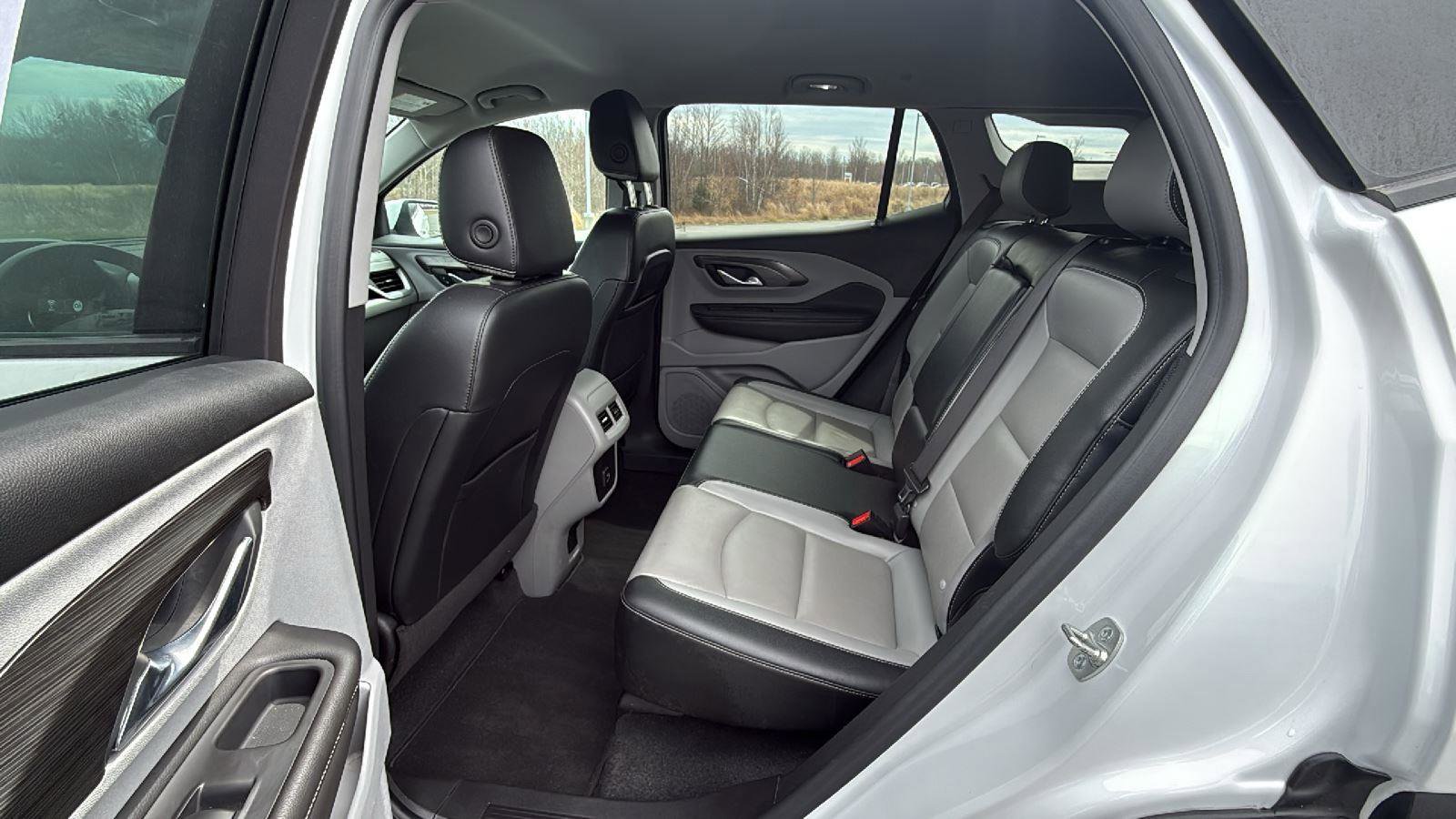 Used 2024 GMC Terrain SLT FWD image 22