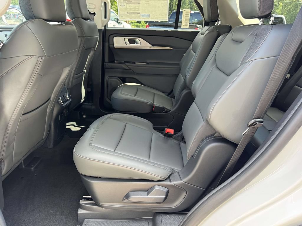 New 2026 Ford Explorer Active w/ Active Comfort Package AWD/4WD image 17