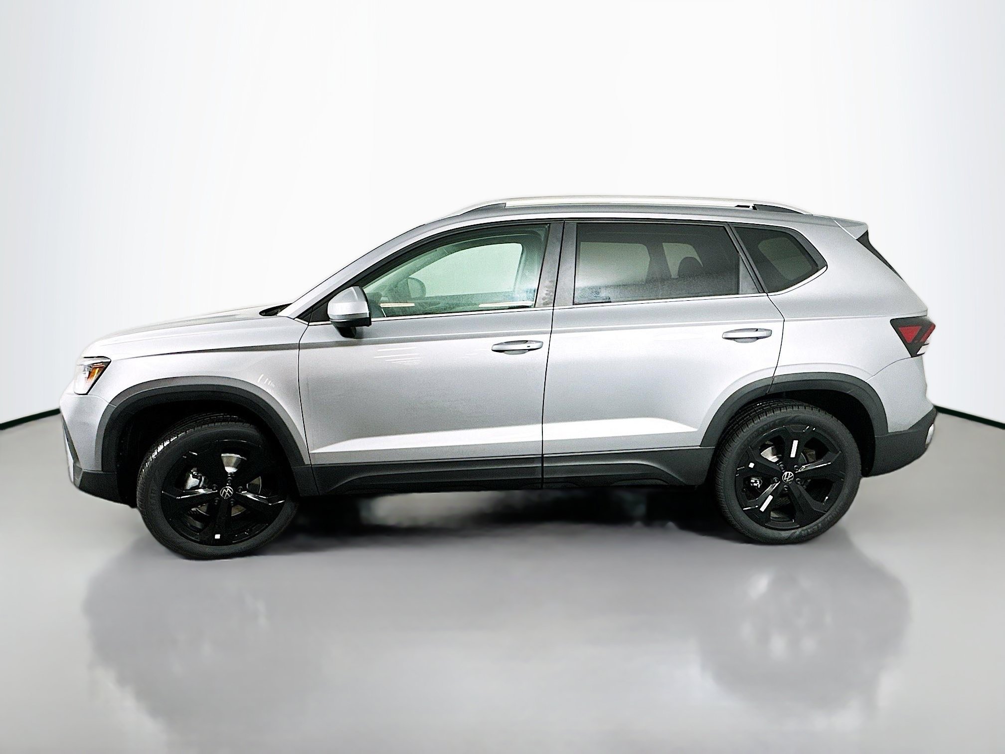 New 2026 Volkswagen Taos SEL AWD/4WD image 4