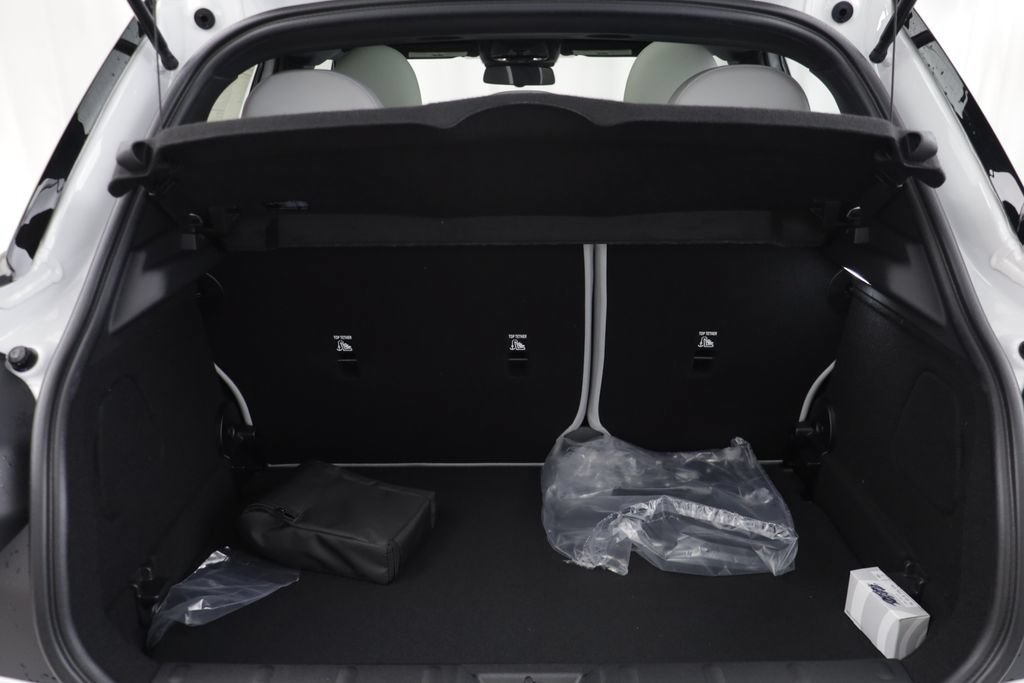 New 2026 MINI Cooper 4-Door Hardtop FWD image 18