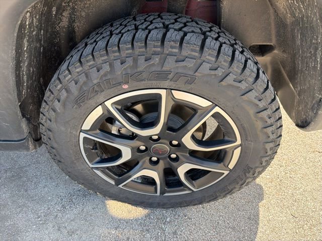 Used 2025 Jeep Compass Trailhawk AWD/4WD image 13