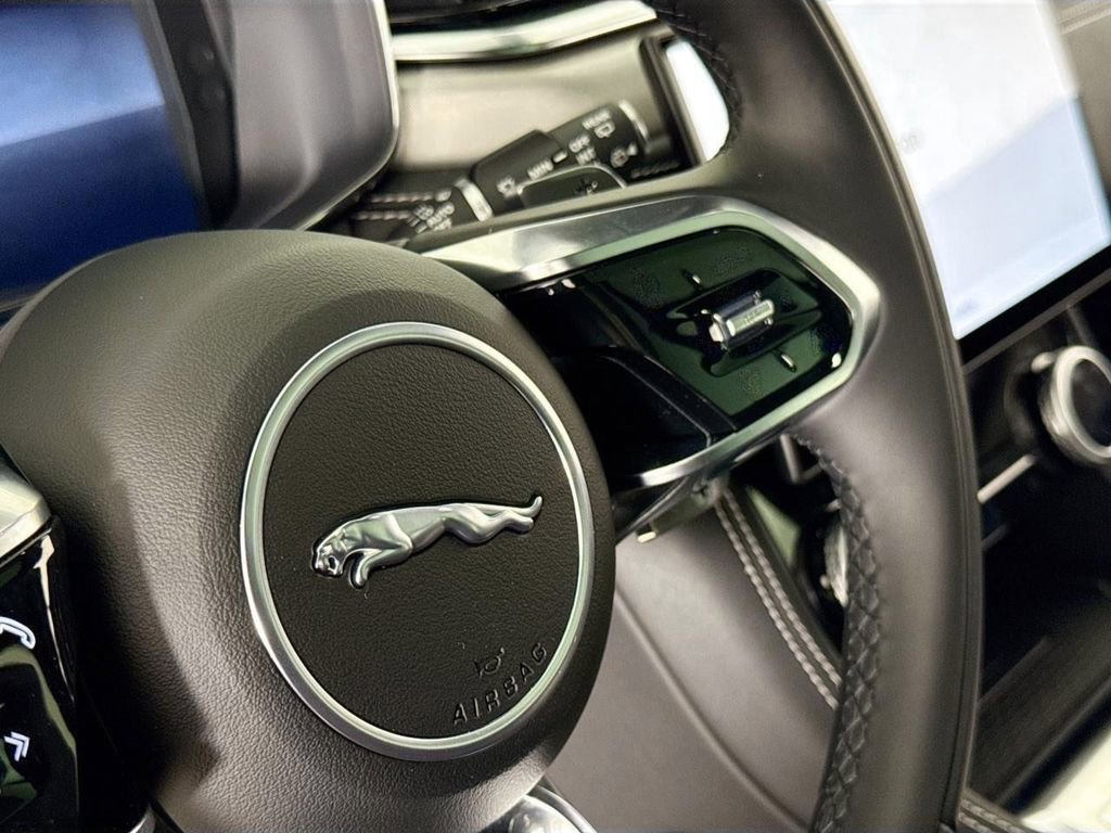 Certified 2025 Jaguar F-PACE R-Dynamic S AWD/4WD image 19