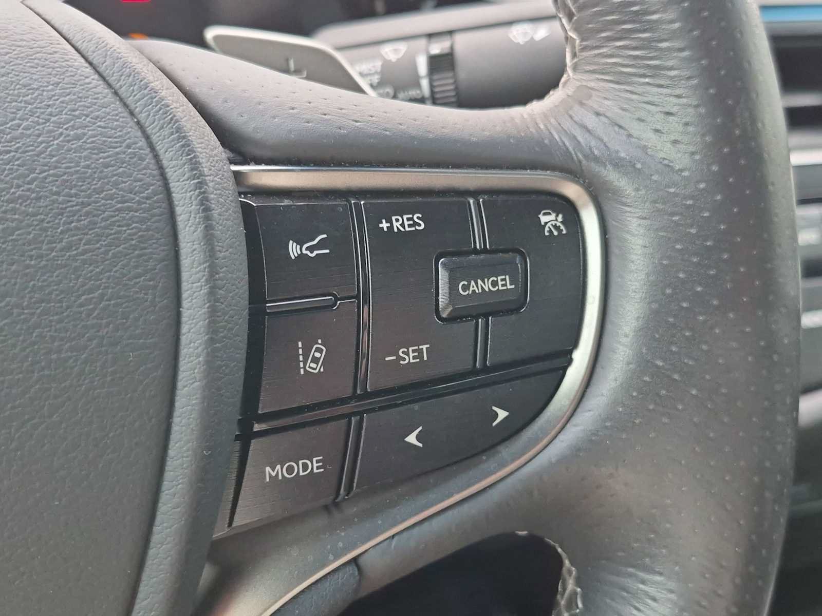 Used 2023 Lexus ES 350 F Sport w/ Accessory Package (Z2) FWD image 25