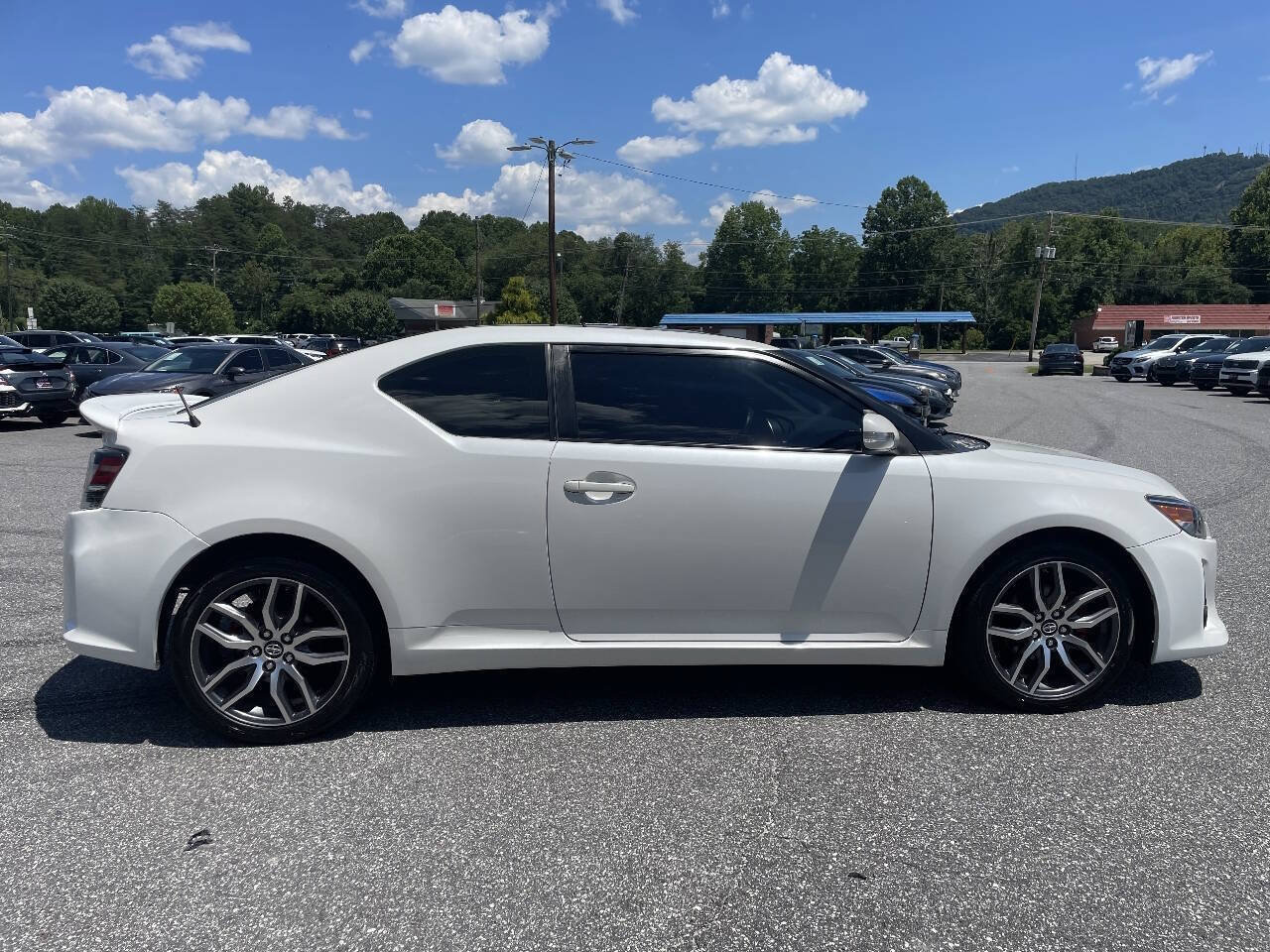 Used 2015 Scion tC FWD image 7