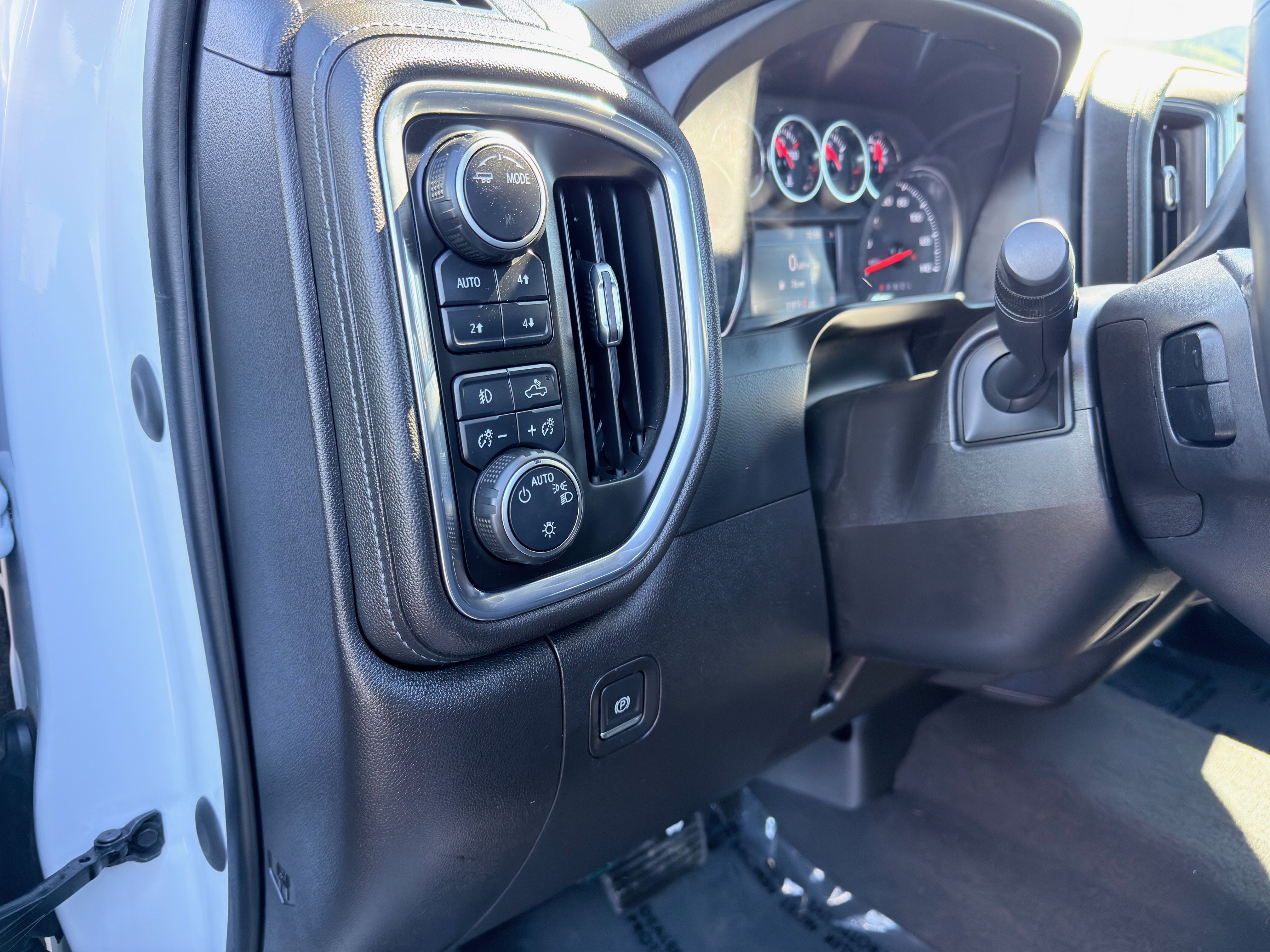 Used 2021 Chevrolet Silverado 1500 RST w/ Z71 Off-Road Package image 29
