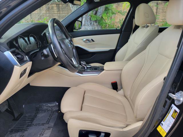 Used 2020 BMW 330i Sedan w/ Driving Assistance Package RWD image 17