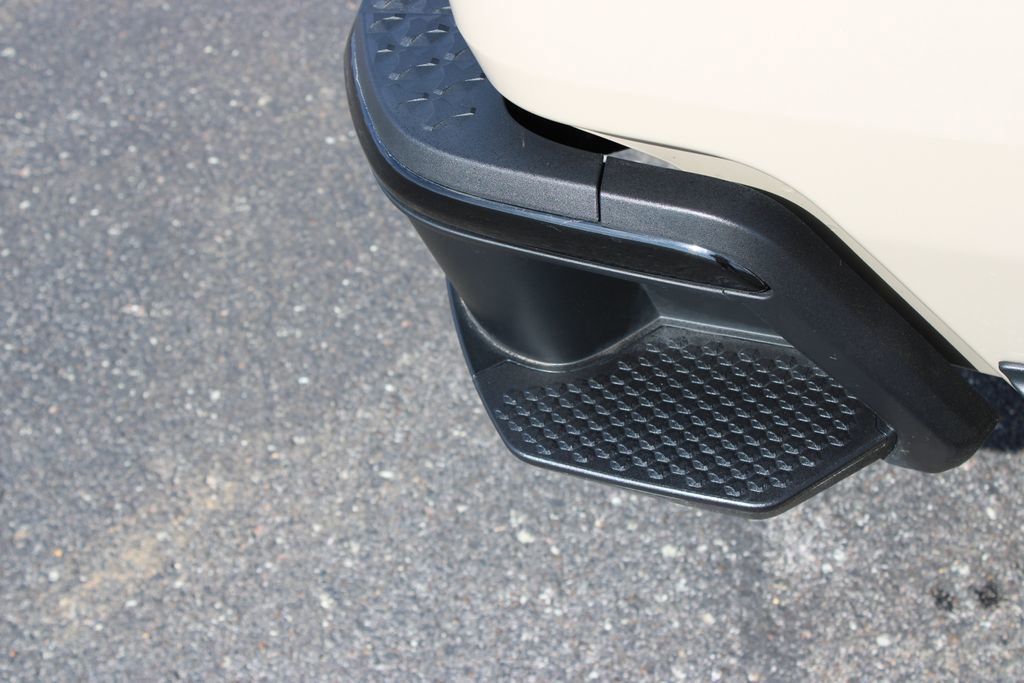 Used 2024 Chevrolet Colorado W/T image 14