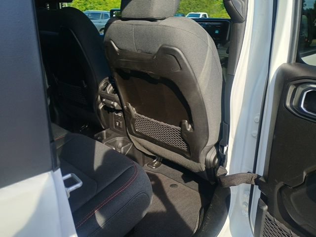 Used 2025 Jeep Wrangler Unlimited Rubicon AWD/4WD image 17