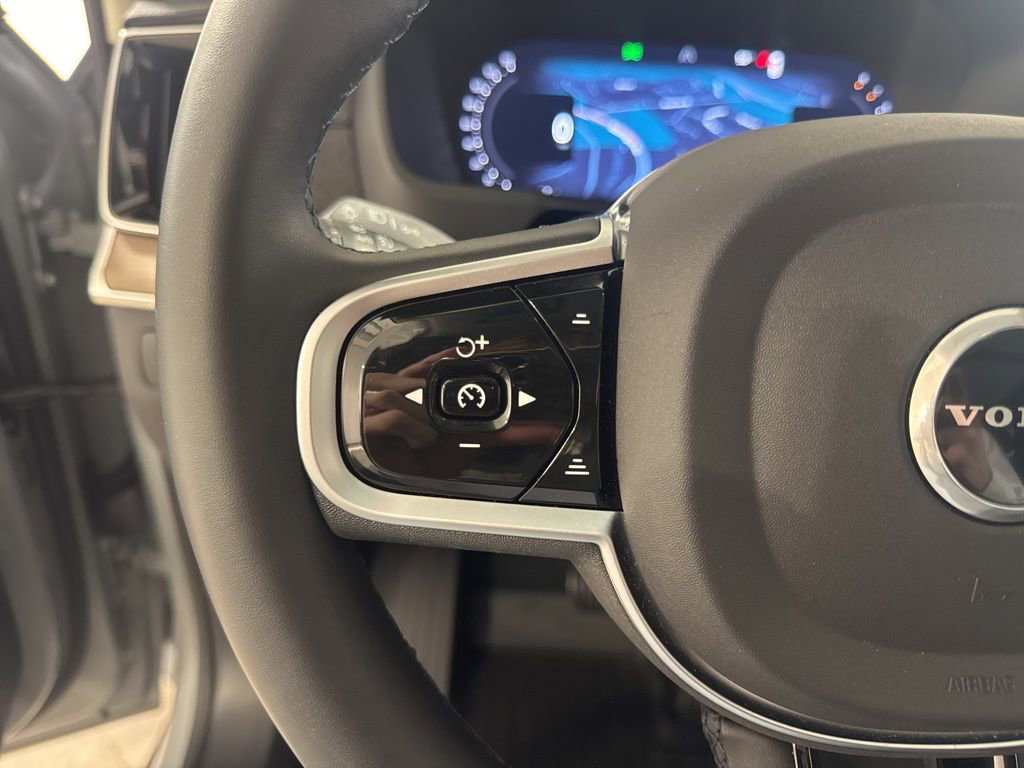 Used 2026 Volvo XC90 B6 Plus w/ Protection Package Premier image 9