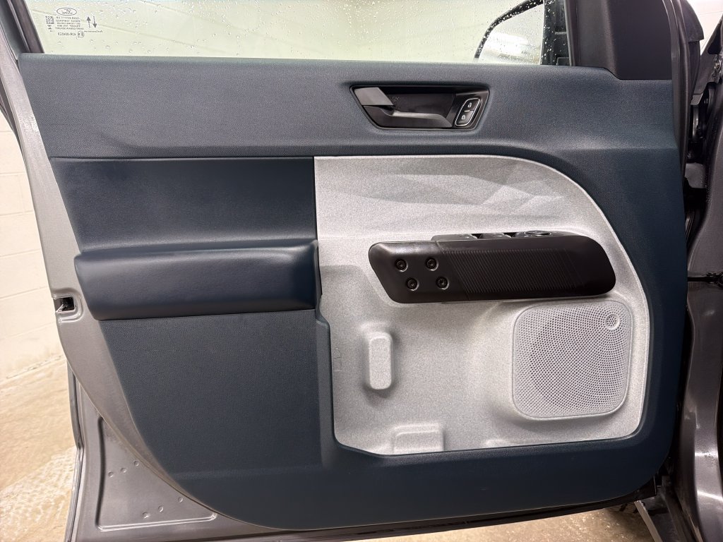 Certified 2025 Ford Maverick XLT FWD image 17