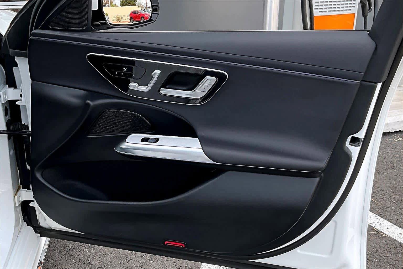 Used 2025 Mercedes-Benz E 350 4MATIC Sedan image 22