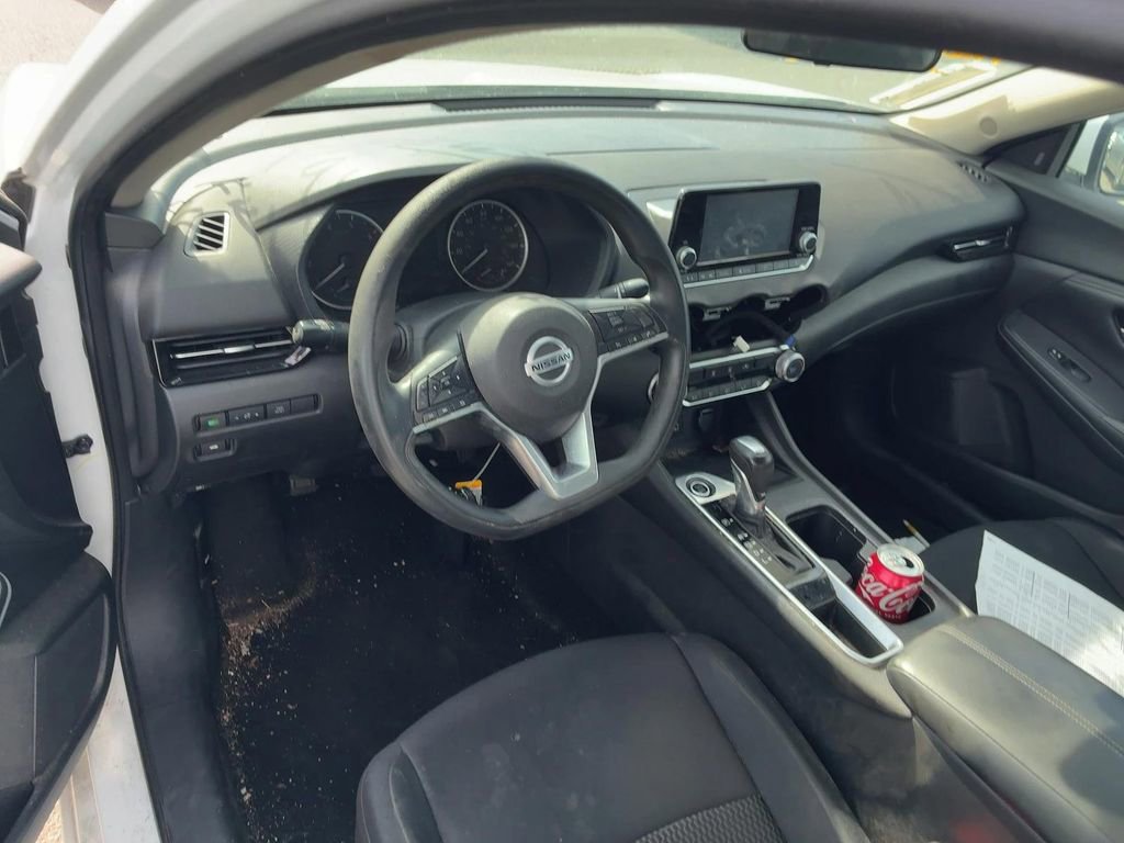 Used 2020 Nissan Sentra S image 9