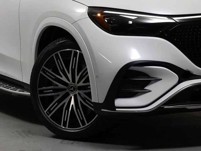 New 2026 Mercedes-Benz EQE 320 4MATIC SUV image 3