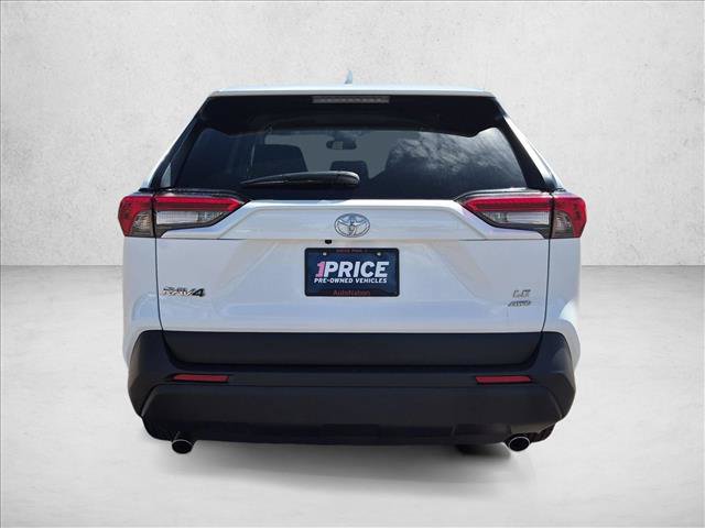 Used 2024 Toyota RAV4 LE AWD/4WD image 7