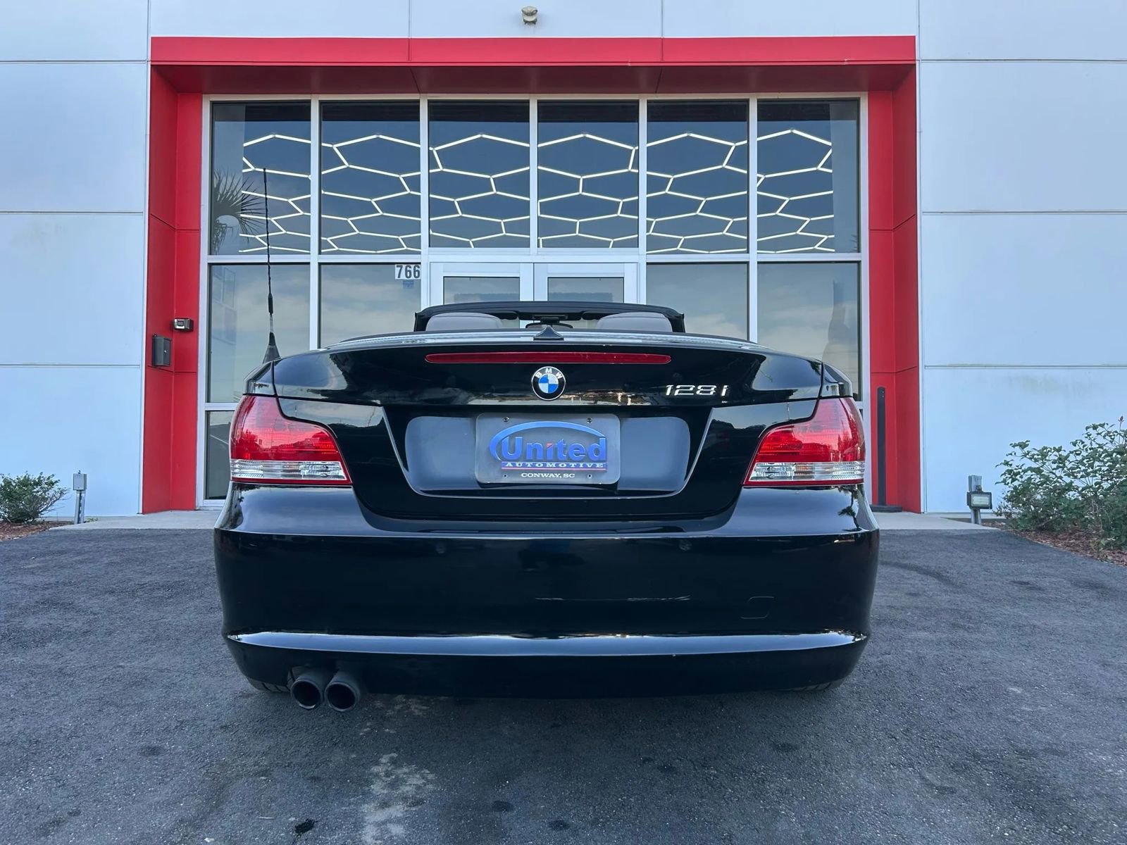 Used 2009 BMW 128i Convertible image 7