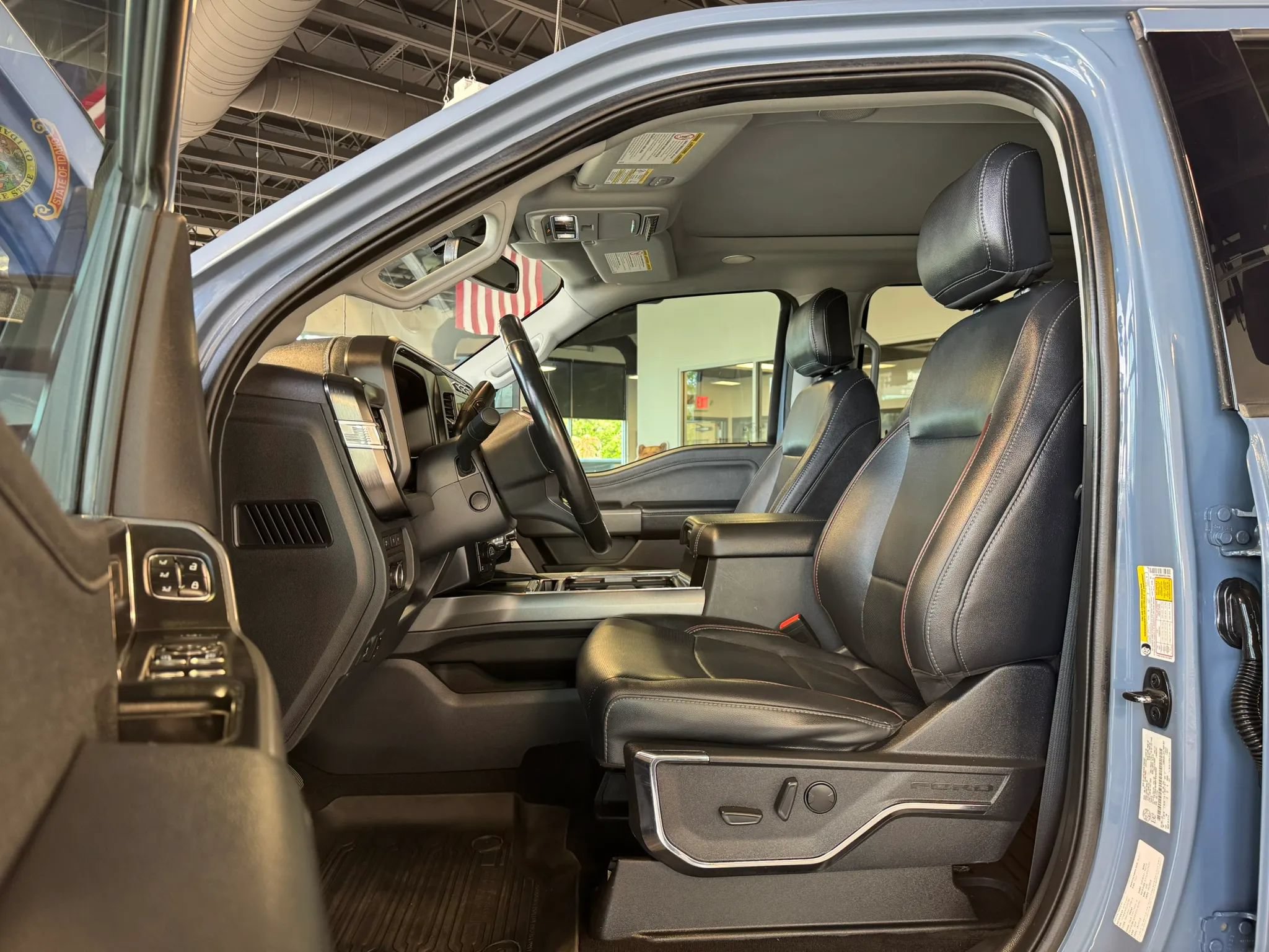 Used 2023 Ford F350 Lariat w/ Lariat Ultimate Package AWD/4WD image 16