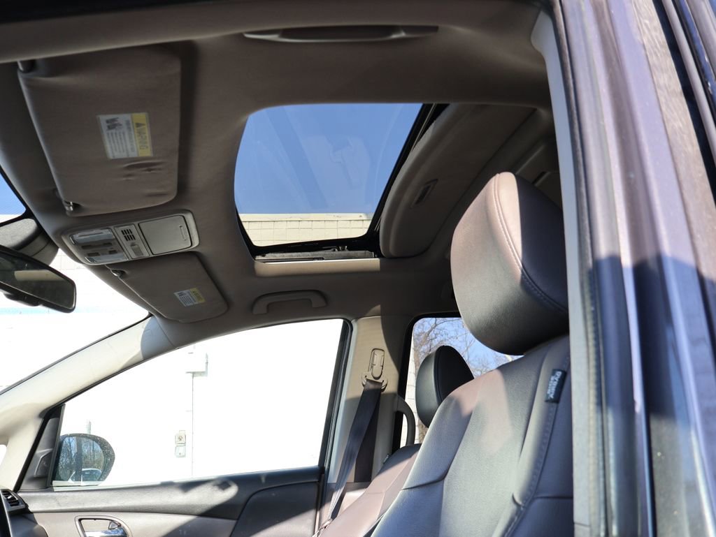 Used 2016 Honda Odyssey Touring Elite image 10