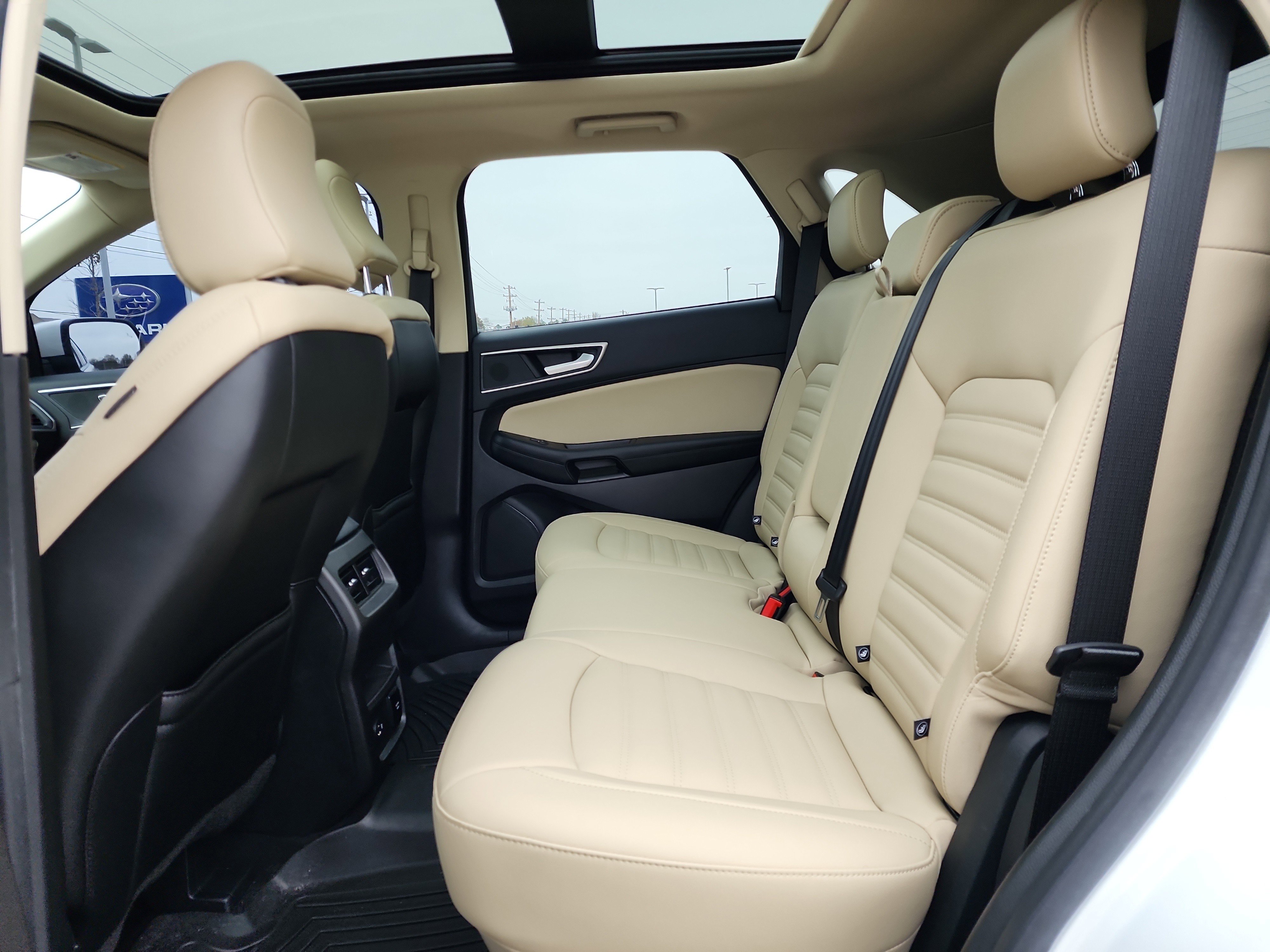 Used 2022 Ford Edge SEL w/ Convenience Package image 11