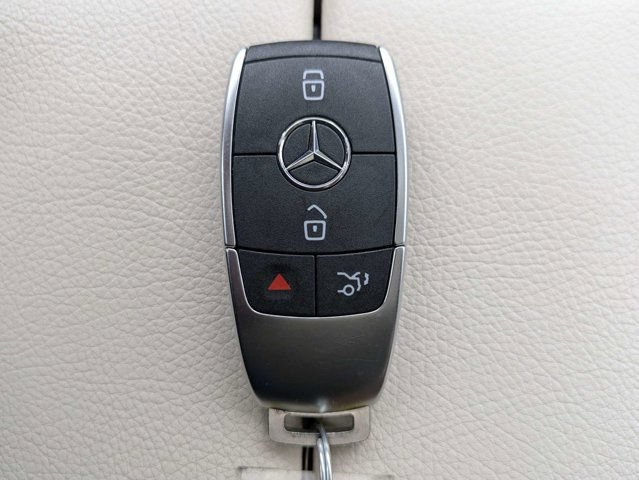 Used 2022 Mercedes-Benz GLS 450 4MATIC image 33