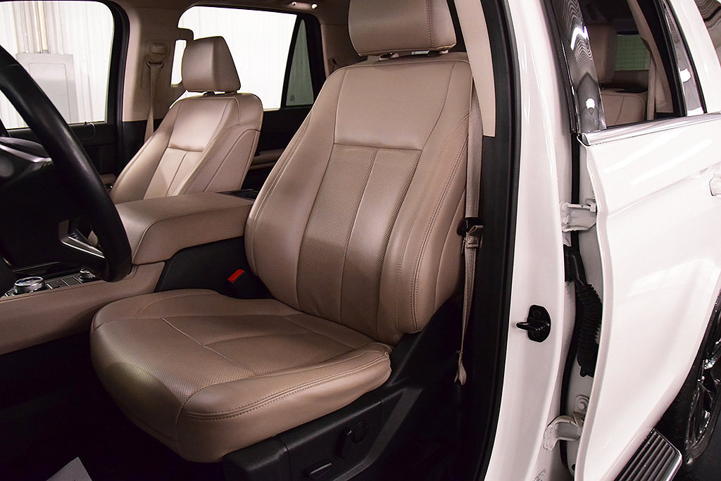 Used 2023 Ford Expedition XLT AWD/4WD image 32