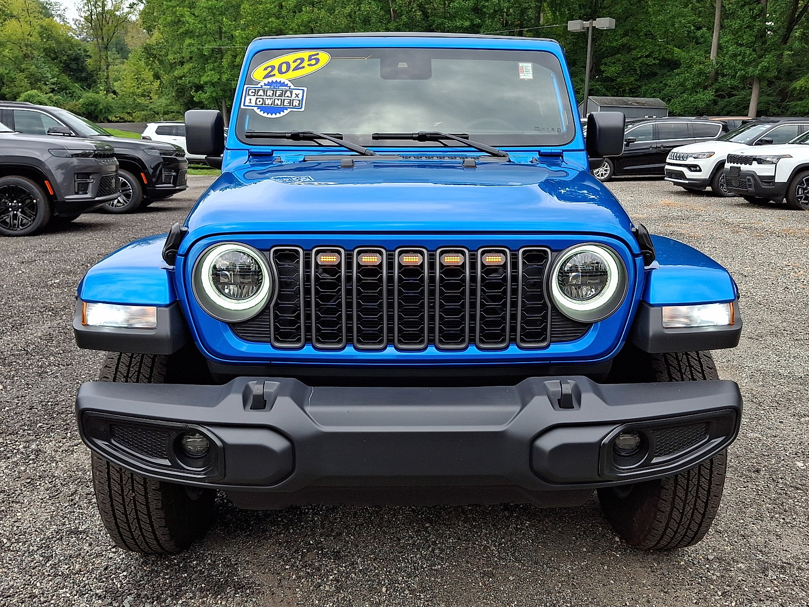 Certified 2025 Jeep Gladiator Sport AWD/4WD image 2