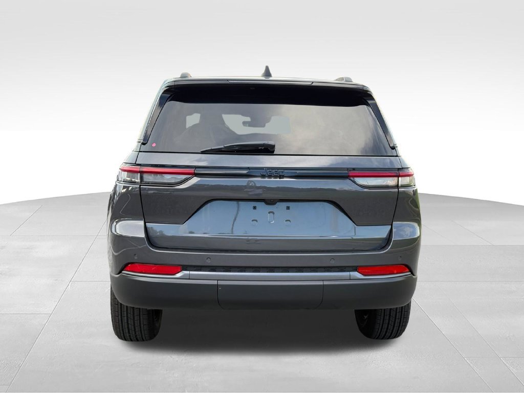 New 2026 Jeep Grand Cherokee Altitude RWD image 25