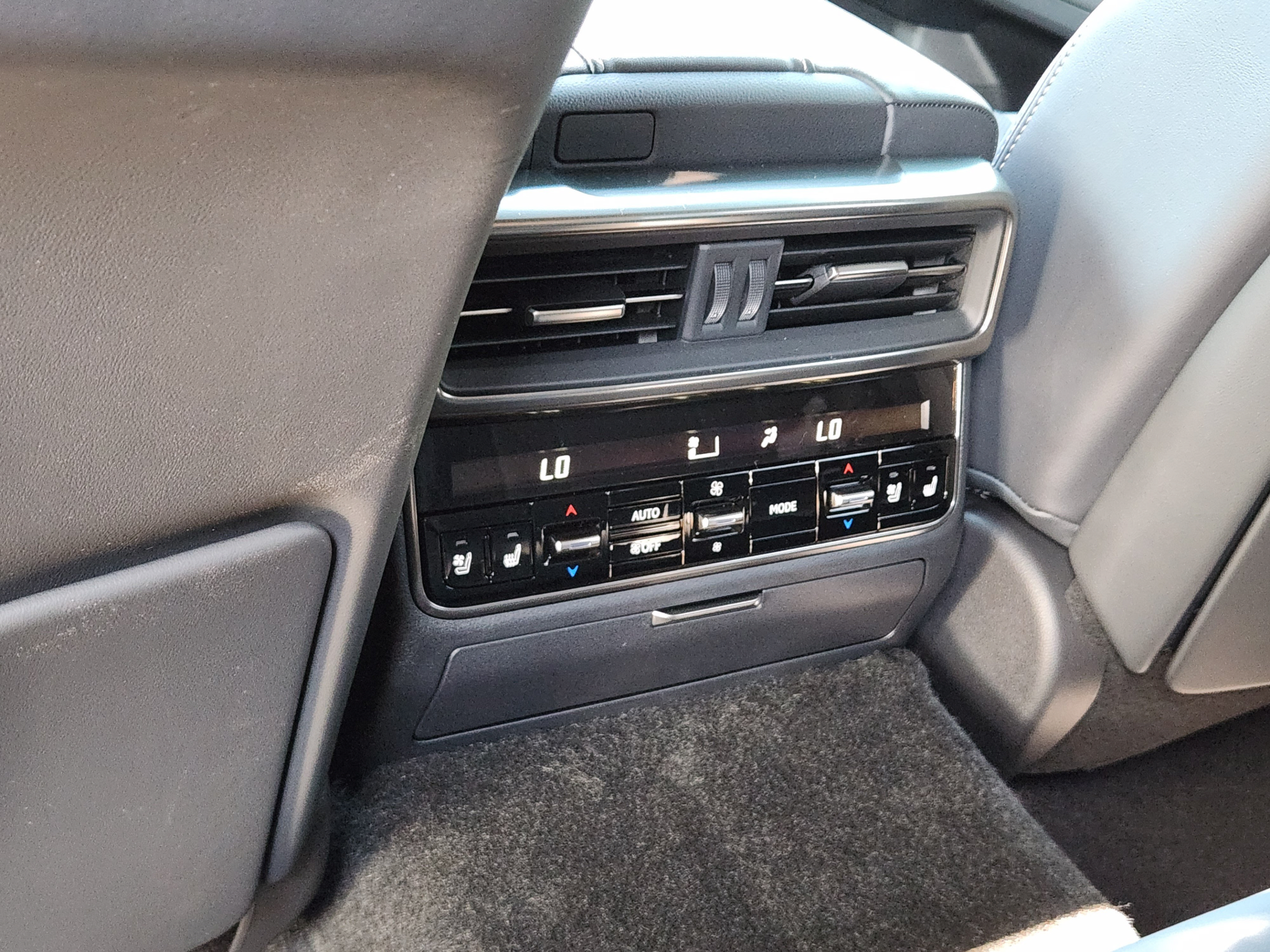 New 2026 Lexus LX 700h Luxury AWD/4WD image 22