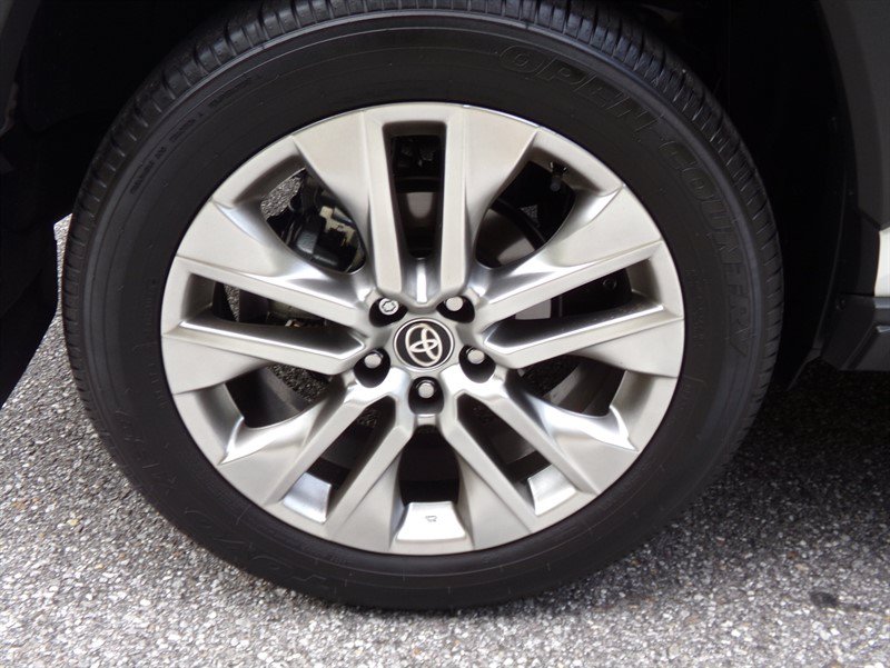 Used 2025 Toyota RAV4 XLE Premium w/ Weather Package FWD image 15