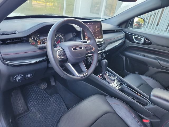 Used 2024 Jeep Compass Trailhawk AWD/4WD image 13