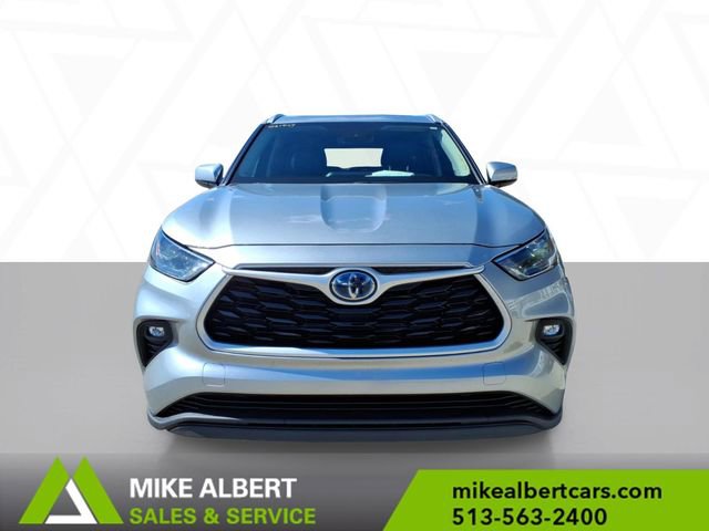 Used 2023 Toyota Highlander XLE image 2