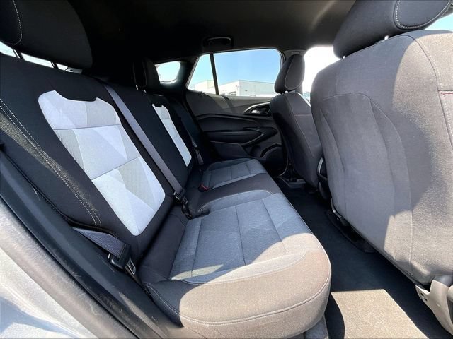 Used 2025 Chevrolet Trax RS w/ Driver Confidence Package FWD image 16