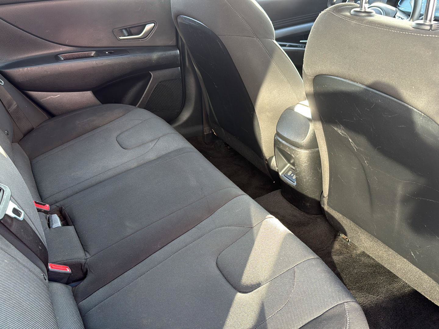 Used 2024 Hyundai Elantra SE FWD image 34