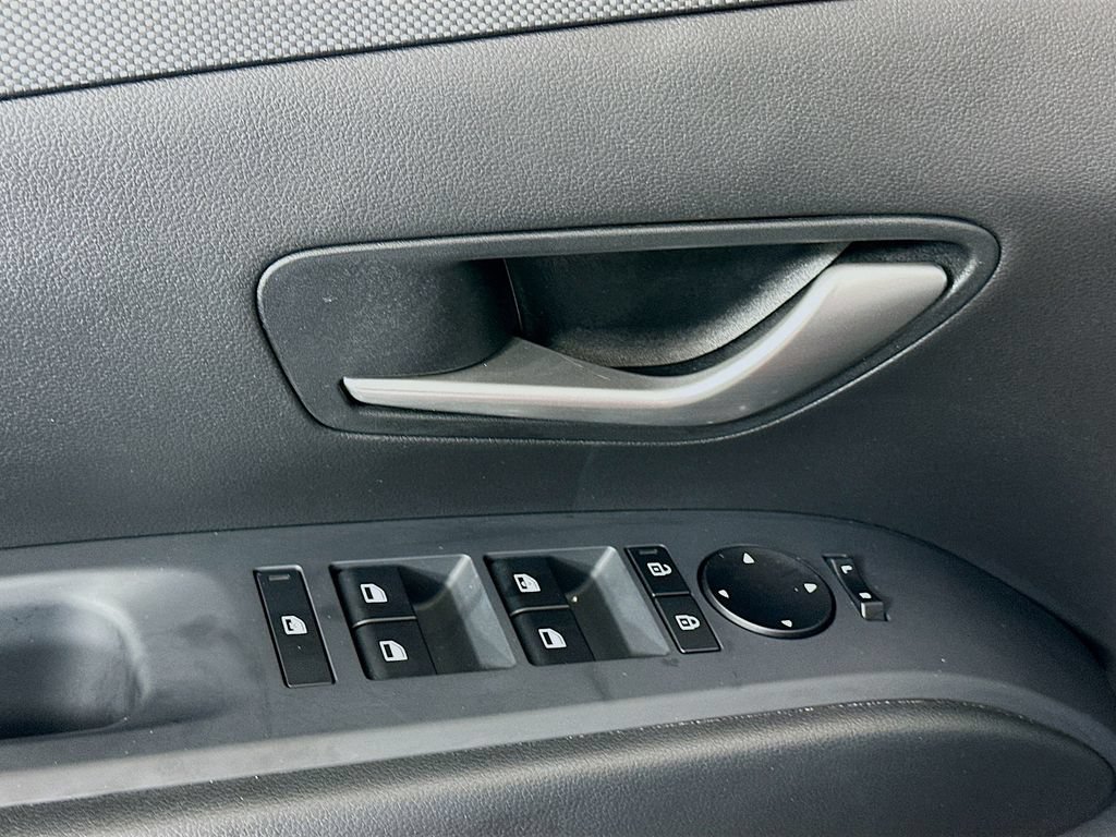 Certified 2026 Hyundai Tucson SE FWD image 17