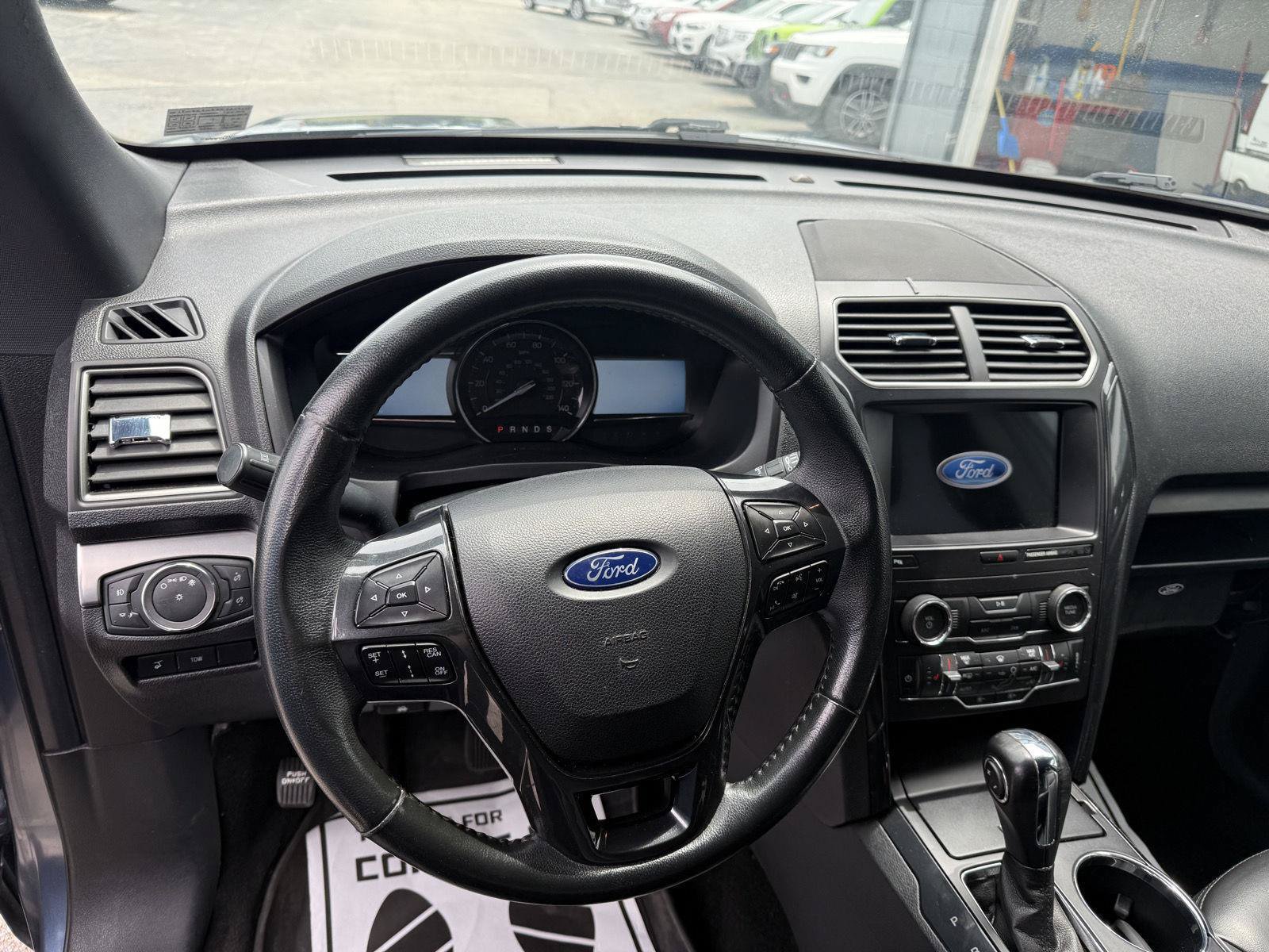 Used 2019 Ford Explorer XLT w/ Equipment Group 202A AWD/4WD image 11