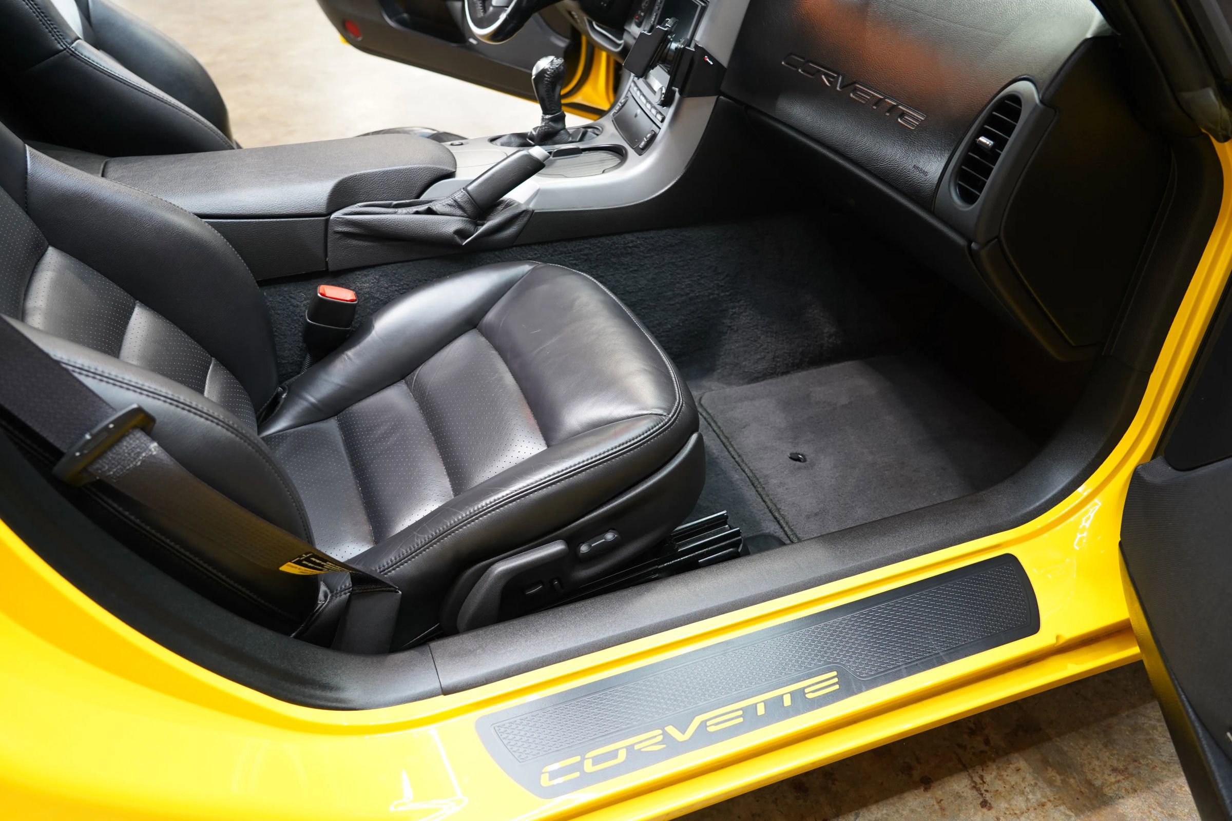 Used 2006 Chevrolet Corvette Coupe w/ Preferred Equipment Group image 53