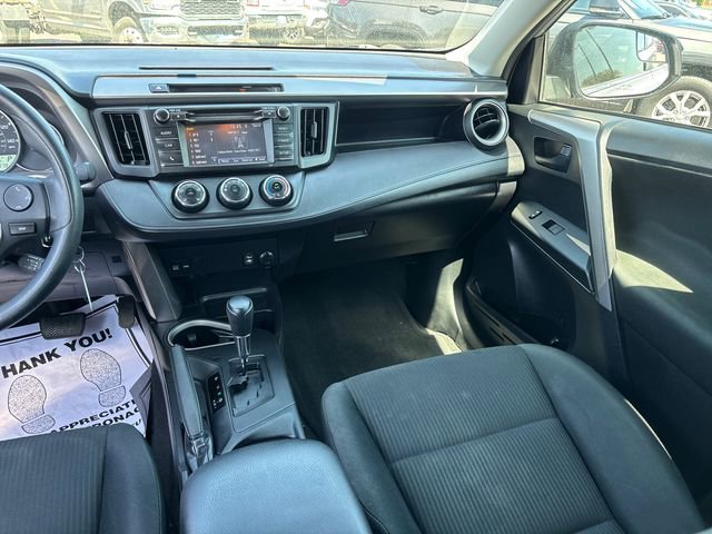 Used 2016 Toyota RAV4 LE FWD image 11