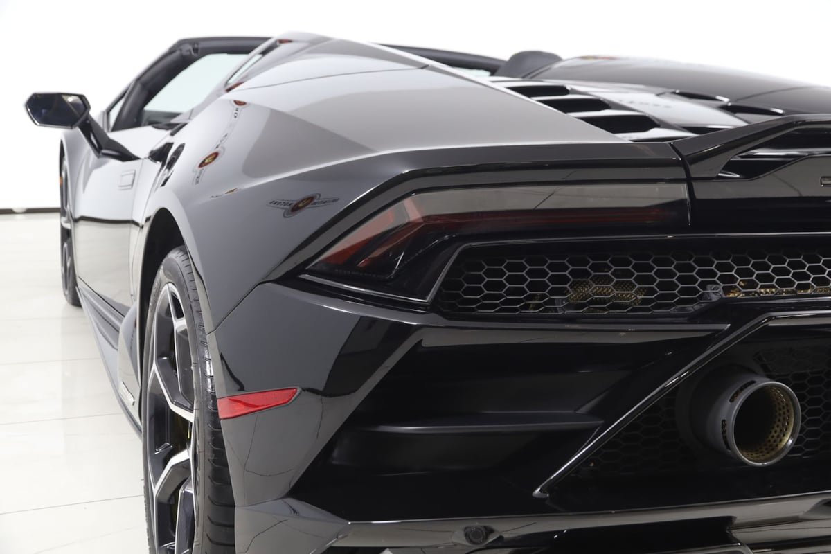 Used 2023 Lamborghini Huracan EVO RWD image 39