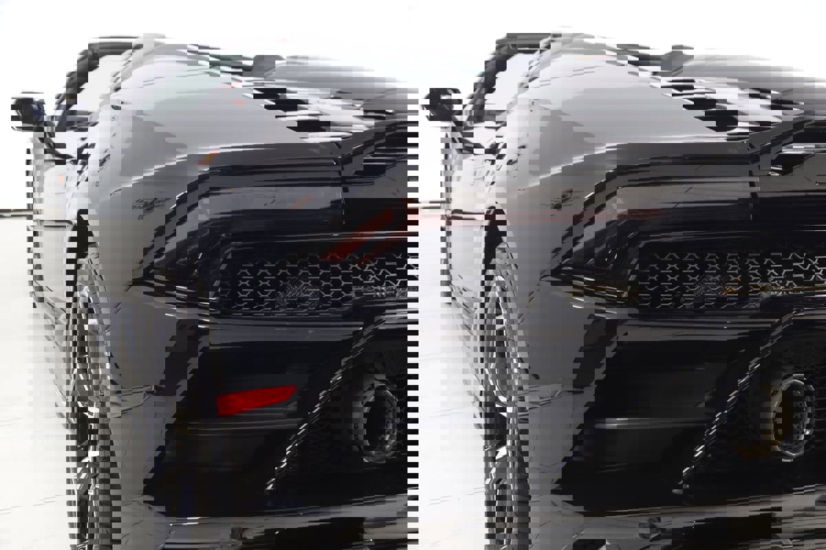 Used 2023 Lamborghini Huracan EVO image 39