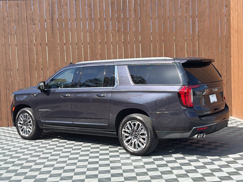 Used 2024 GMC Yukon XL Denali Ultimate AWD/4WD image 19