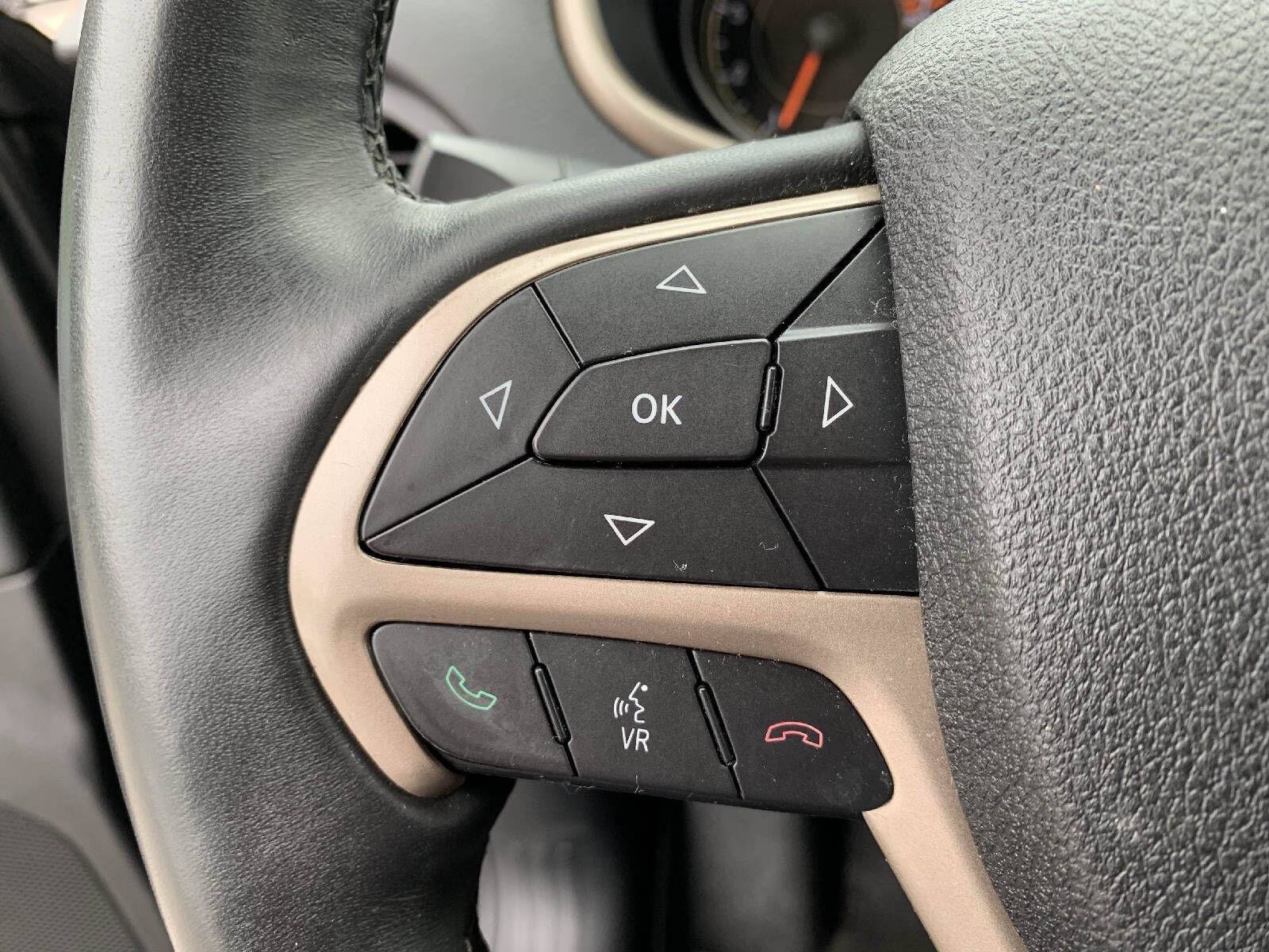 Used 2017 Jeep Cherokee 75th Anniversary AWD/4WD image 11
