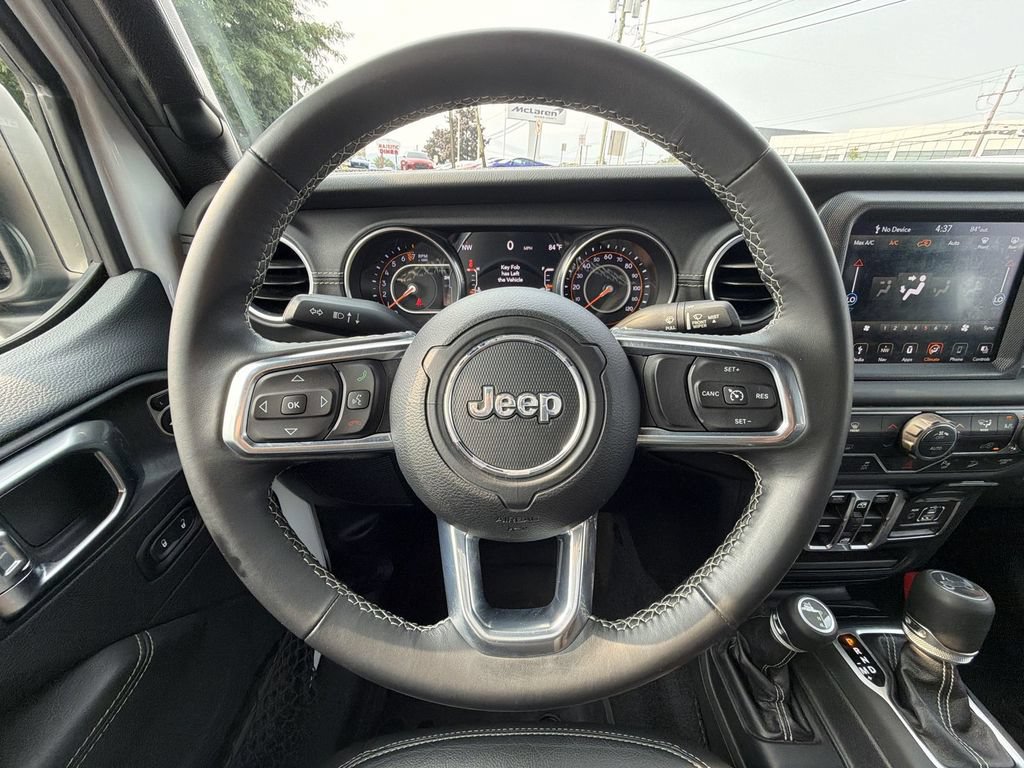 Used 2018 Jeep Wrangler Unlimited Sahara AWD/4WD image 23