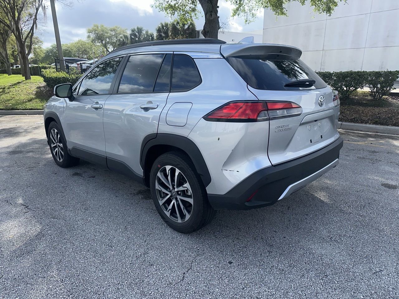 Used 2022 Toyota Corolla Cross XLE w/ Convenience Package image 3