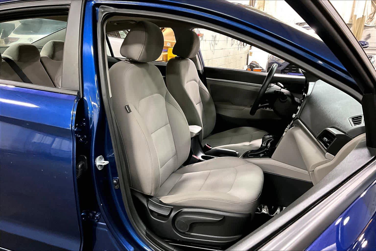 Used 2019 Hyundai Elantra Value Edition FWD image 9