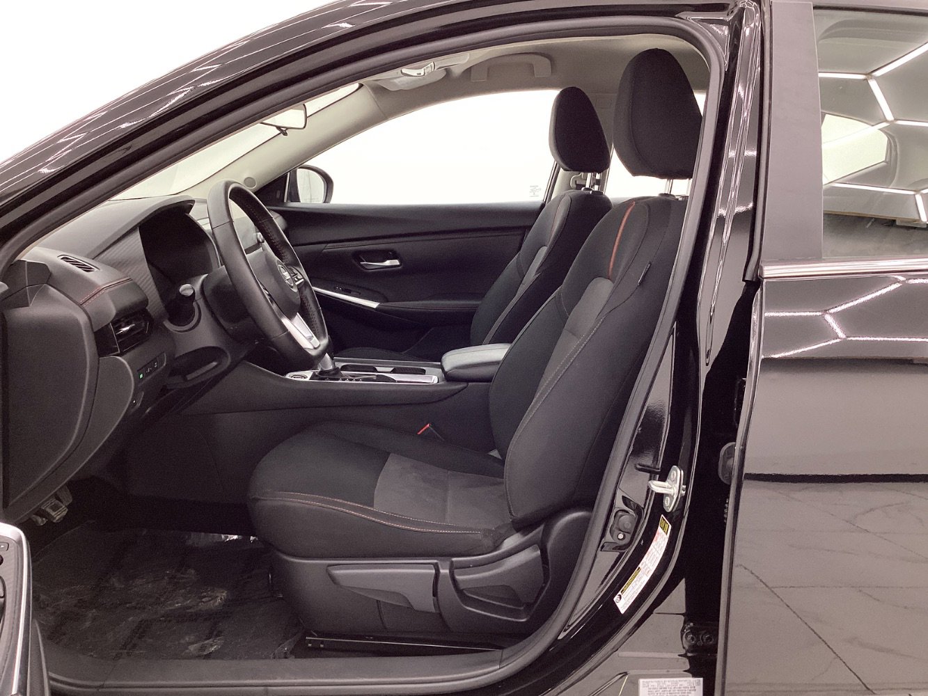 Used 2025 Nissan Sentra SR image 14