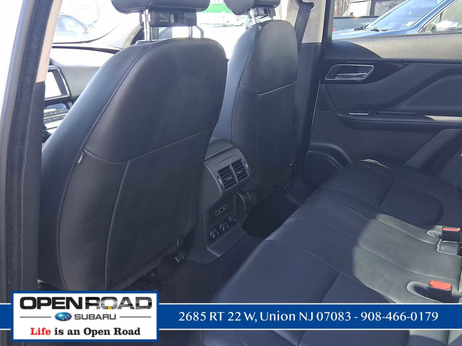 Used 2020 Jaguar F-PACE Premium image 10