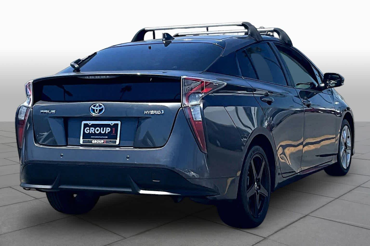 Used 2017 Toyota Prius Three Touring FWD image 12