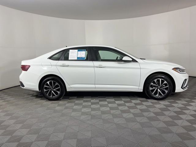 Used 2025 Volkswagen Jetta S image 11